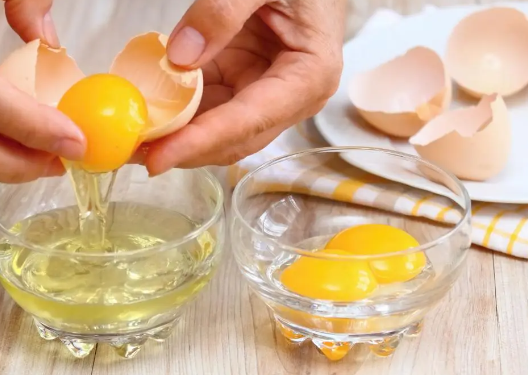 DIY Egg White Face Mask